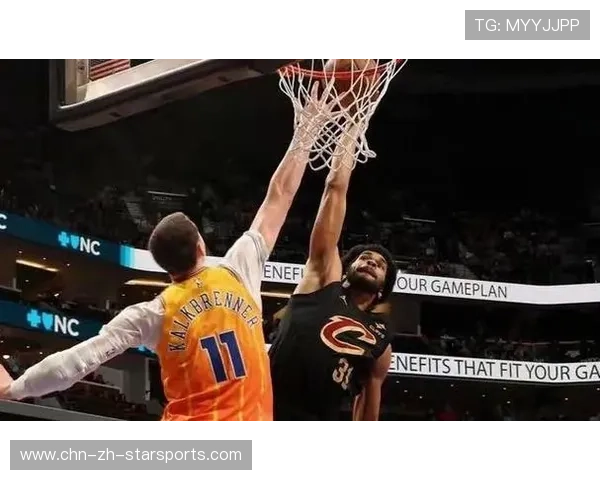 快船挡拆后顺下，轻松吃饼得分